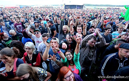 Festival Mighty Sounds startuje. Přiveze legendu ska, nový cirkus i bitvu kreslířů 