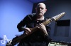 S otevřenou pusou hltali každý tón. Steve Adelson zahrál v Táboře na Chapman stick