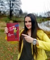 Jak na život v cizině? Humorně poradí ve své první knize Nina Cibulková ze Soběslavi
