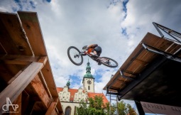 Čtvrtý Downtown Tábor nabídne adrenalinové zážitky. Bude ale také pomáhat